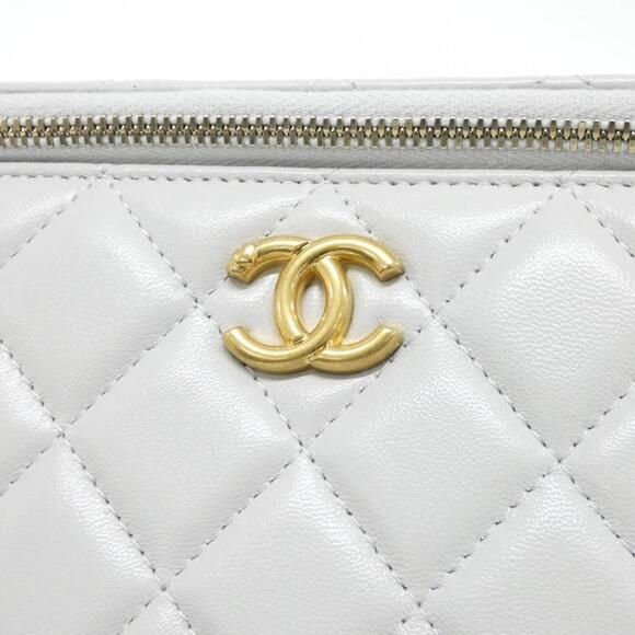 Chanel AP3204 Shoulder Bag - Picture 4 of 10